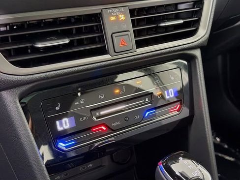 New 2026 Volkswagen Taos SE FWD image 17