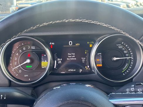 Used 2022 Jeep Wrangler Unlimited Sahara image 13