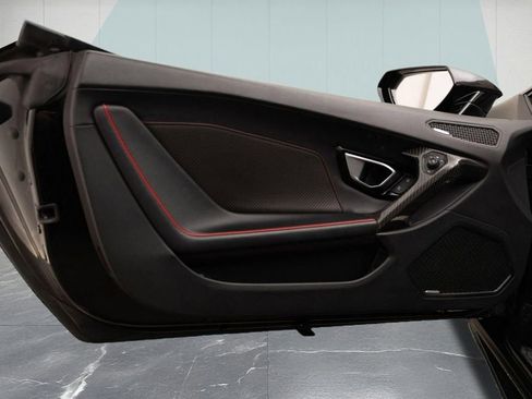 Used 2020 Lamborghini Huracan EVO image 37