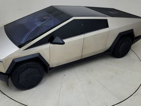 Used 2024 Tesla Cybertruck AWD Crew Cab image 75