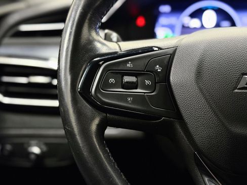 Used 2023 Chevrolet Bolt EUV Premier image 17