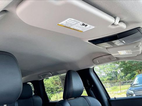 Used 2025 Mitsubishi Outlander SE FWD image 28