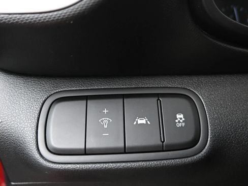 Used 2022 Hyundai Venue Limited FWD image 20