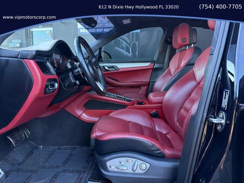 Used 2015 Porsche Macan Turbo image 18