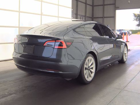 Used 2021 Tesla Model 3 Standard Range Plus RWD image 3