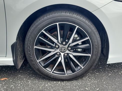 Used 2023 Toyota Camry SE w/ Convenience Package image 10