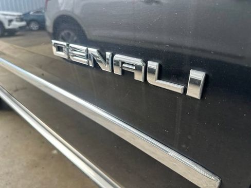 Used 2019 GMC Yukon Denali w/ Denali Ultimate Package AWD/4WD image 7