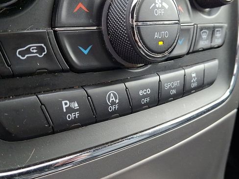 Used 2018 Jeep Grand Cherokee Limited w/ Mopar Chrome Edition Group image 27