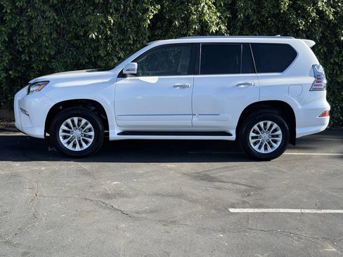 Used 2019 Lexus GX 460 Premium w/ Premium Package image 6