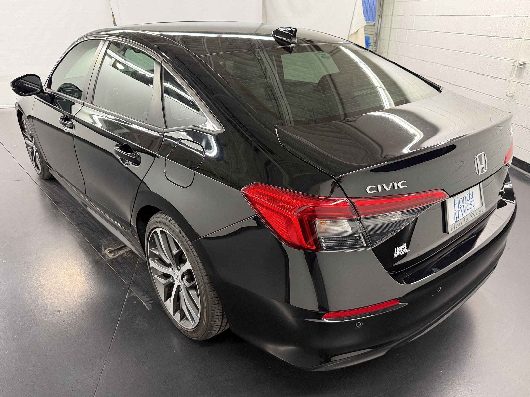 Certified 2024 Honda Civic Touring image 3