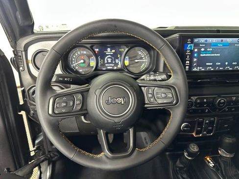 Used 2024 Jeep Wrangler Unlimited w/ Convenience Group image 14