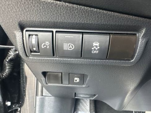 Certified 2024 Toyota Corolla Cross SE image 30