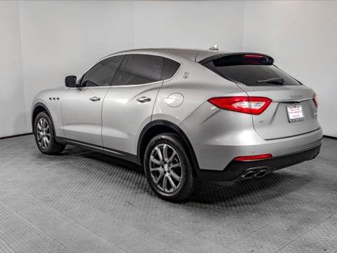 Used 2018 Maserati Levante image 4