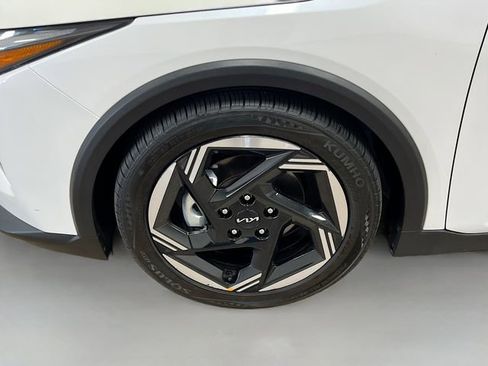 Certified 2025 Kia K4 EX image 28