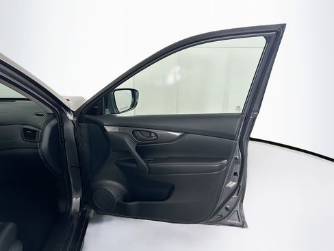 Used 2019 Nissan Rogue S FWD image 29