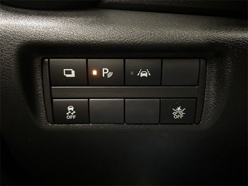 Used 2024 Nissan Versa S w/ Trunk Package image 25