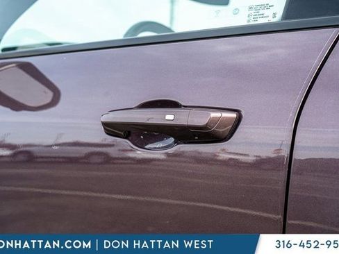 Used 2025 GMC Acadia Elevation image 27