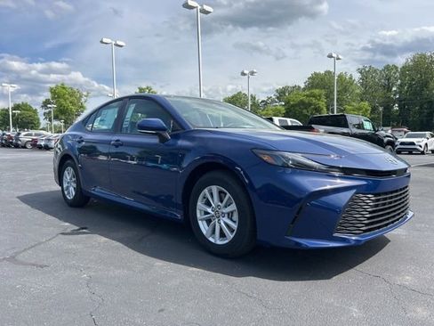 New 2026 Toyota Camry LE AWD/4WD image 3