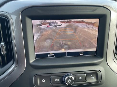 Used 2022 Chevrolet Silverado 1500 Custom image 16