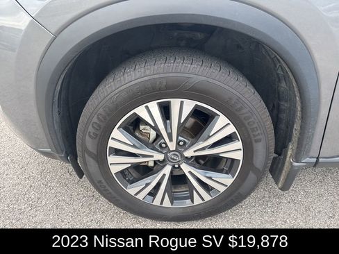 Used 2023 Nissan Rogue SV image 10