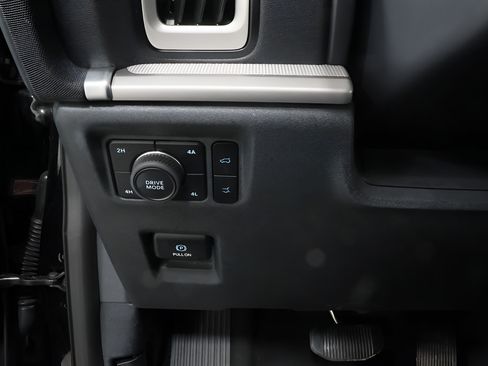 Used 2025 Ford Expedition Active AWD/4WD image 20