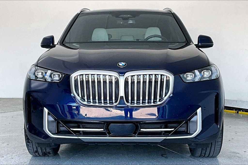Used 2026 BMW X5 xDrive40i AWD/4WD image 3