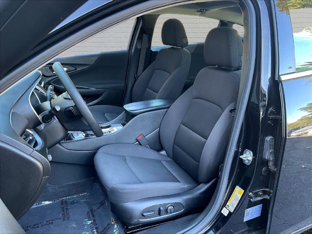 Used 2024 Chevrolet Malibu LT FWD image 14