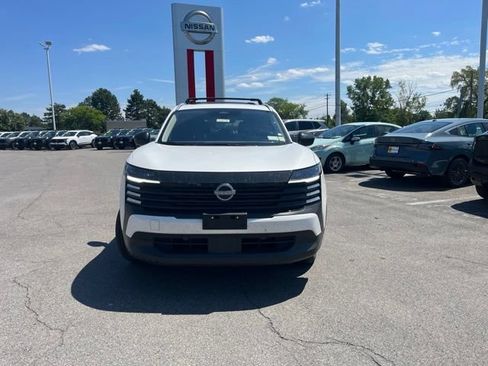 Certified 2026 Nissan Kicks SV w/ SV Premium Package AWD/4WD image 9