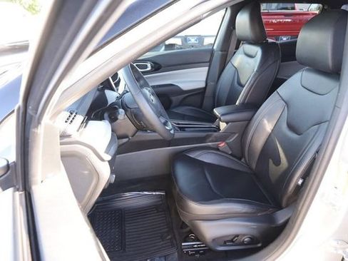 Used 2025 Jeep Compass Limited AWD/4WD image 8