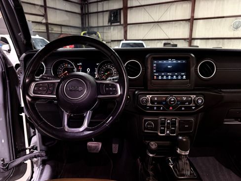 Used 2021 Jeep Wrangler Unlimited Sahara AWD/4WD image 29