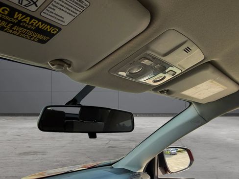 Used 2015 Toyota RAV4 LE AWD/4WD image 30
