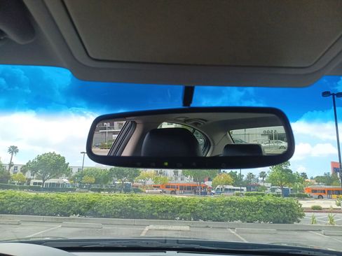 Used 2012 INFINITI G37 Journey w/ Premium Pkg image 23