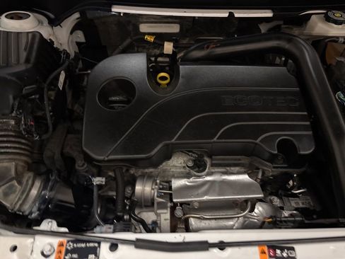 Used 2023 Chevrolet Equinox LS image 24