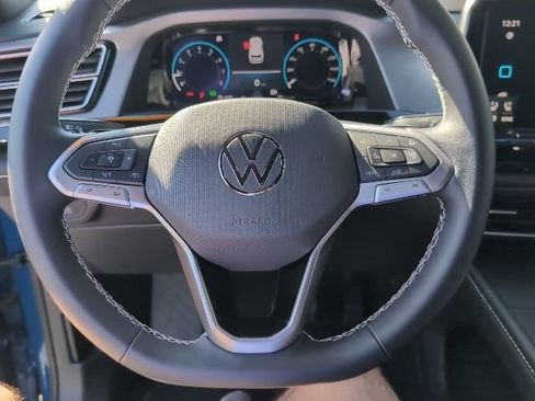 Used 2025 Volkswagen Atlas Cross Sport SE image 11