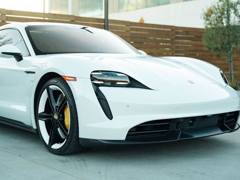 Used 2022 Porsche Taycan Turbo S image 16