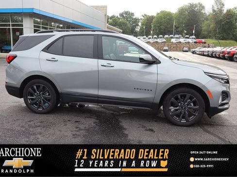 Used 2024 Chevrolet Equinox RS FWD image 1