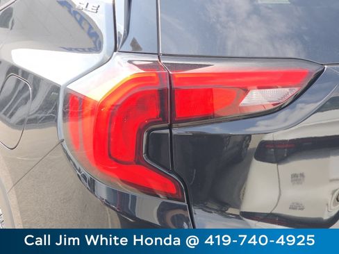 Used 2018 GMC Terrain SLE w/ Driver Convenience Package FWD image 15
