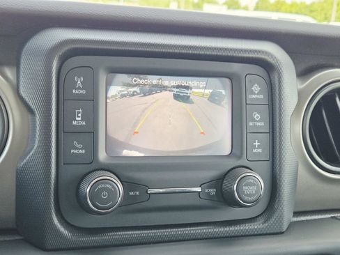 Used 2021 Jeep Wrangler Sport AWD/4WD image 31