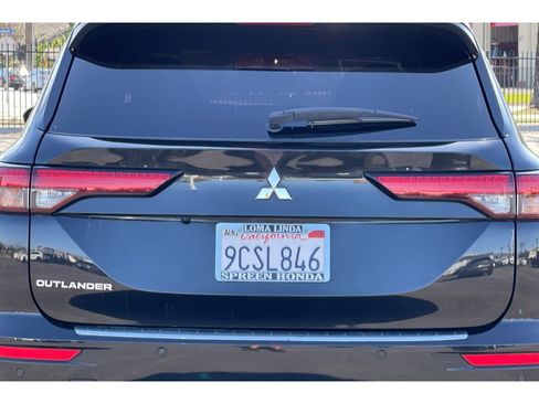 Used 2022 Mitsubishi Outlander ES image 49