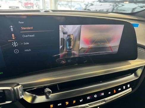 New 2025 Cadillac Lyriq Luxury AWD/4WD image 4