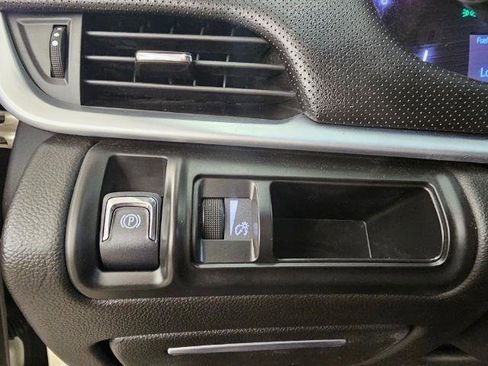 Used 2013 Cadillac XTS FWD image 14