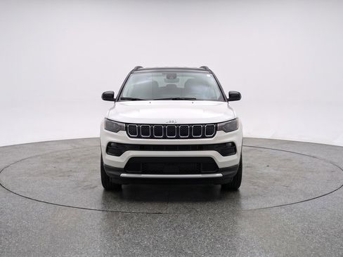 Used 2025 Jeep Compass Limited AWD/4WD image 2