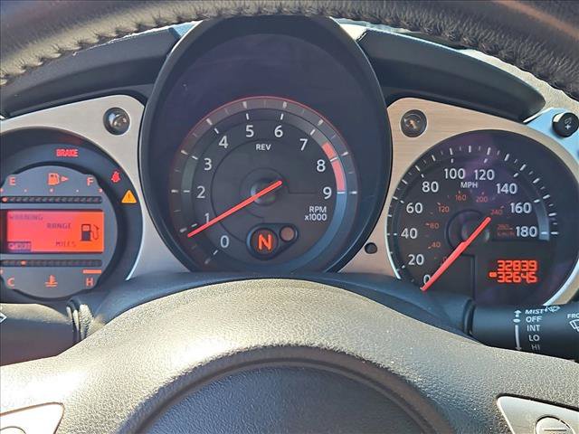 Used 2015 Nissan 370Z Coupe RWD image 10