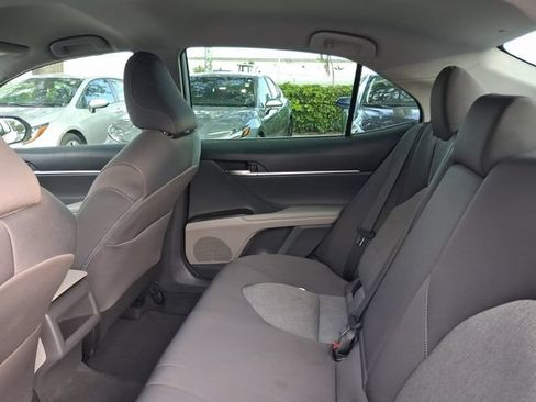 Used 2022 Toyota Camry LE FWD image 6