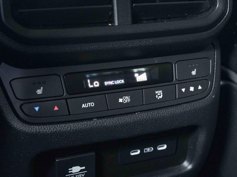 Used 2024 Honda Pilot Elite image 41