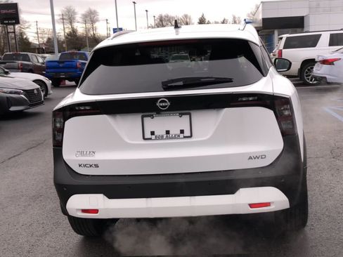 New 2026 Nissan Kicks SV w/ SV Premium Package image 7