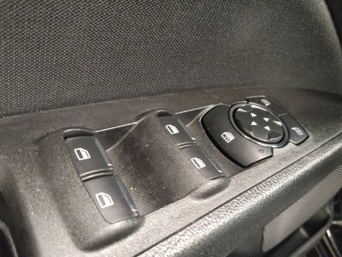 Used 2020 Ford Fusion SE FWD image 27