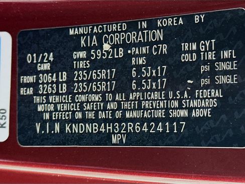 Used 2024 Kia Carnival LX image 12