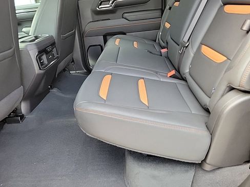 Used 2024 GMC Sierra 1500 AT4 w/ Technology Package image 5