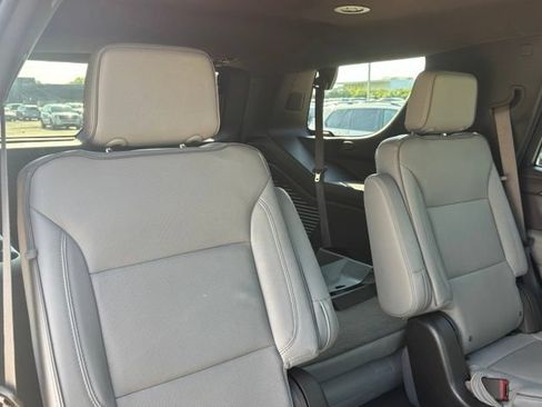 Used 2023 GMC Yukon SLT w/ SLT Luxury Package AWD/4WD image 29